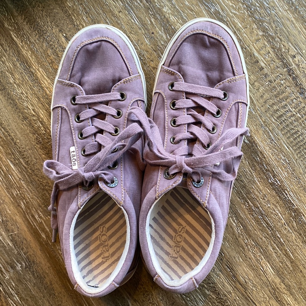 One pair of Taos canvas shoes